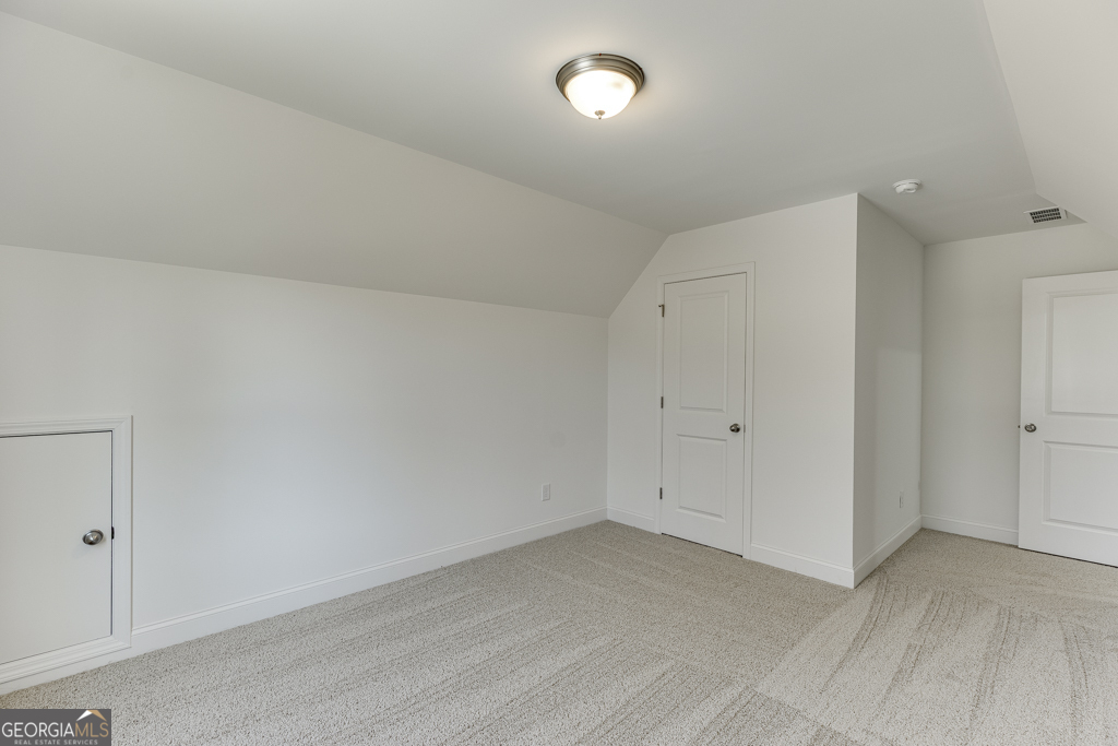 929 Lakeview Drive Commerce, GA 30529 - Photo 29 of 44 a view of a room