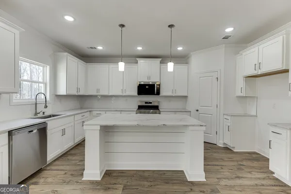 $489,000 | 929 Lakeview Drive, Commerce, GA 30529