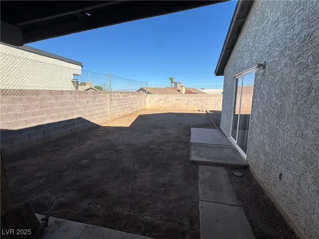 $1,600 | 427 La Jolla Drive, Henderson, NV 89015