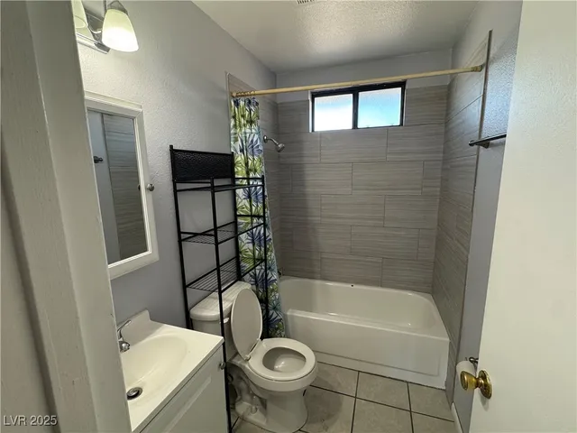 $1,600 | 427 La Jolla Drive, Henderson, NV 89015