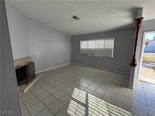 $1,600 | 427 La Jolla Drive, Henderson, NV 89015