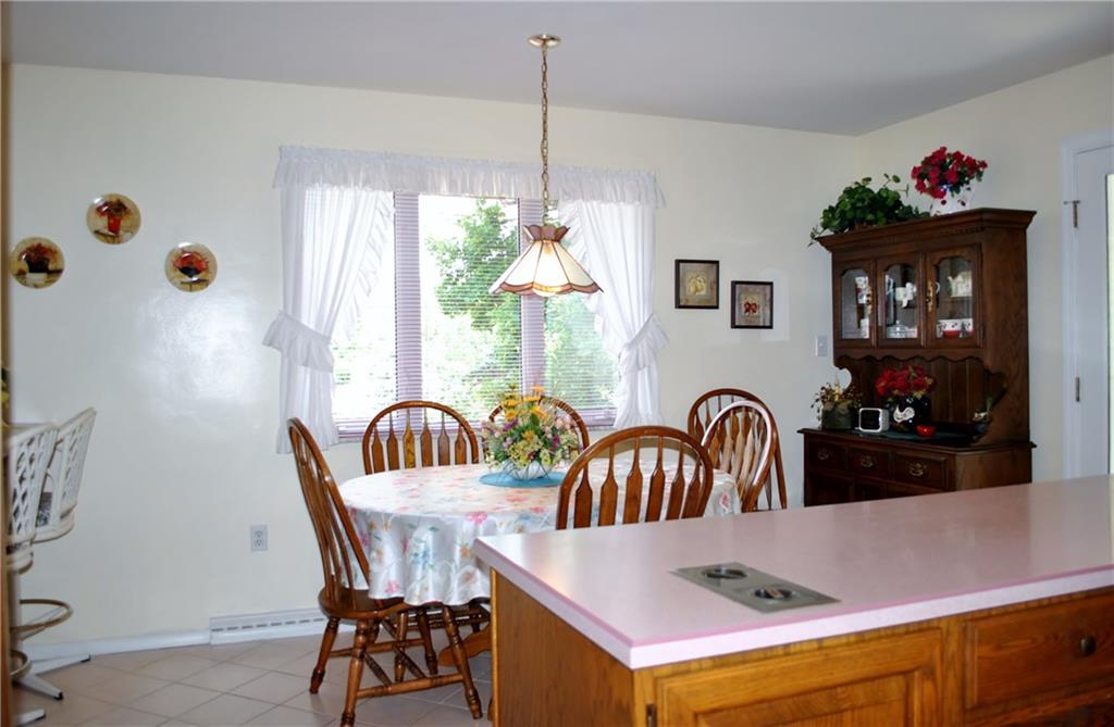 200 Rosscommon Road Wexford, PA 15090 - Photo 22 of 24 View of the eat-in Kitchen with views of the sunset!