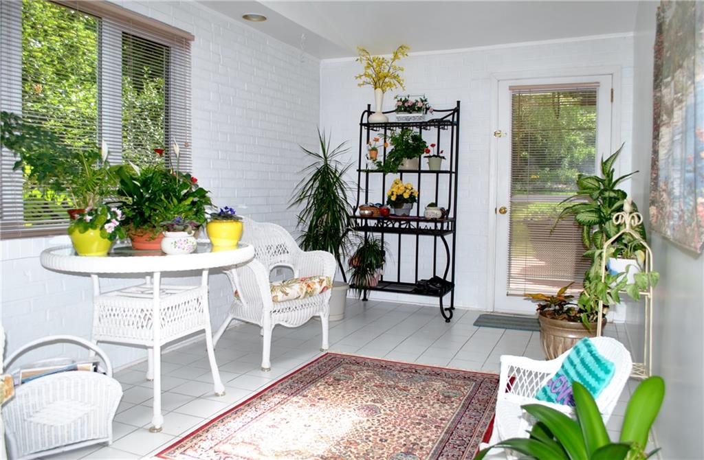 200 Rosscommon Road Wexford, PA 15090 - Photo 9 of 24 Sun room has easy access to the back deck and yard!
