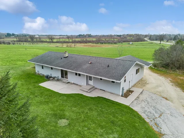 $750,000 | 721 South Cth J, Reedsville, WI 54230