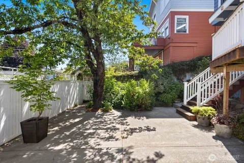 $975,000 | 2580 5th Avenue West, Seattle, WA 98119