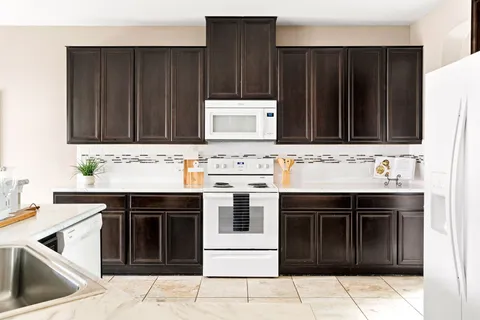 $2,375 | 7300 Ondantra Bend, Austin, TX 78744