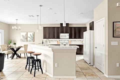 $2,375 | 7300 Ondantra Bend, Austin, TX 78744