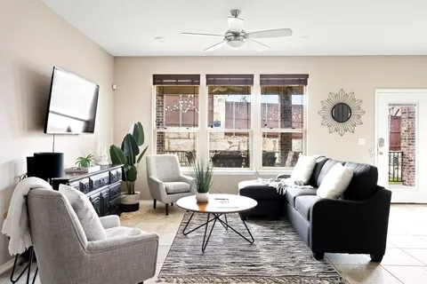 $2,375 | 7300 Ondantra Bend, Austin, TX 78744