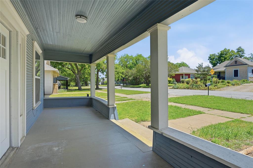 529 East Woodard Street Denison, TX 75021 - Photo 4 of 29