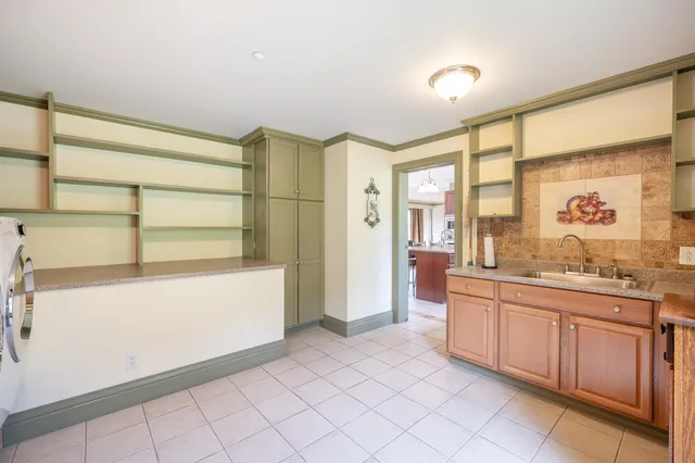 $1,495,000 | 411 Wood Road, Hartford, VT 05059