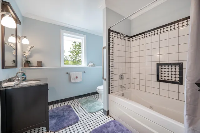 $1,495,000 | 411 Wood Road, Hartford, VT 05059