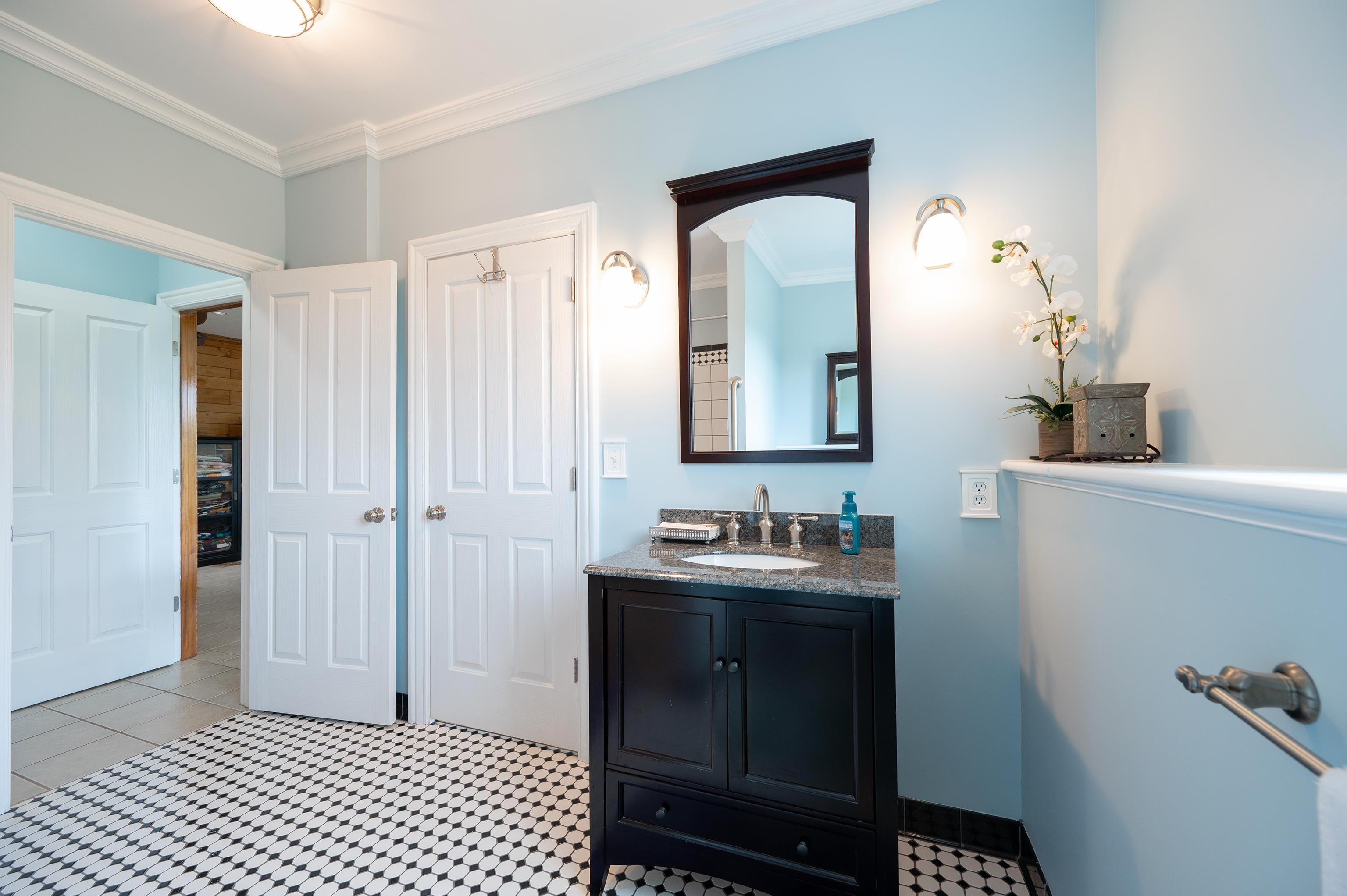 411 Wood Road Hartford, VT 05059 - Photo 47 of 60