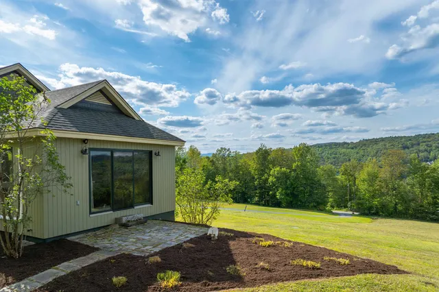 $1,495,000 | 411 Wood Road, Hartford, VT 05059