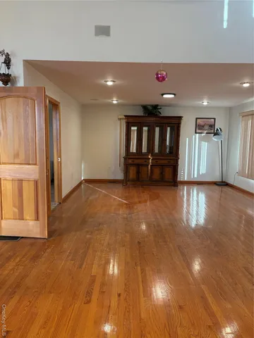 $6,000 | 258-05 83rd Avenue | Floral Park