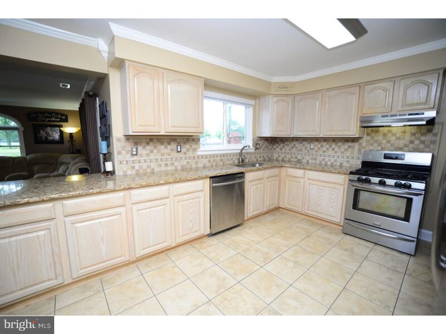 19 Bentley Drive Sewell, NJ 08080 - Photo 6 of 25