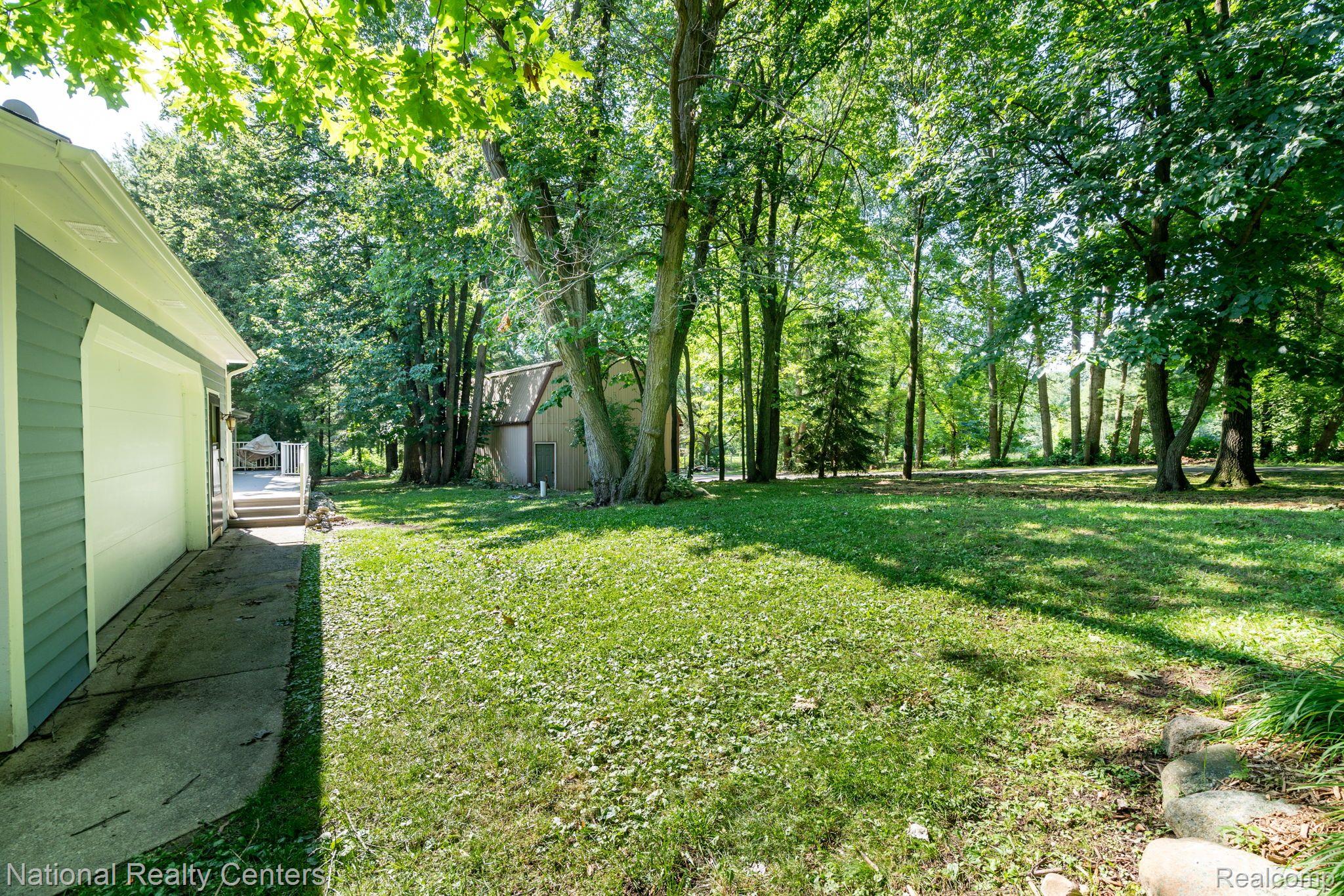5868 Clarkston Road Clarkston, MI 48348 - Photo 42 of 53