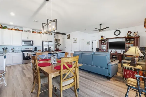 $409,900 | 2201 Gladiolus Lane, Mascotte, FL 34753