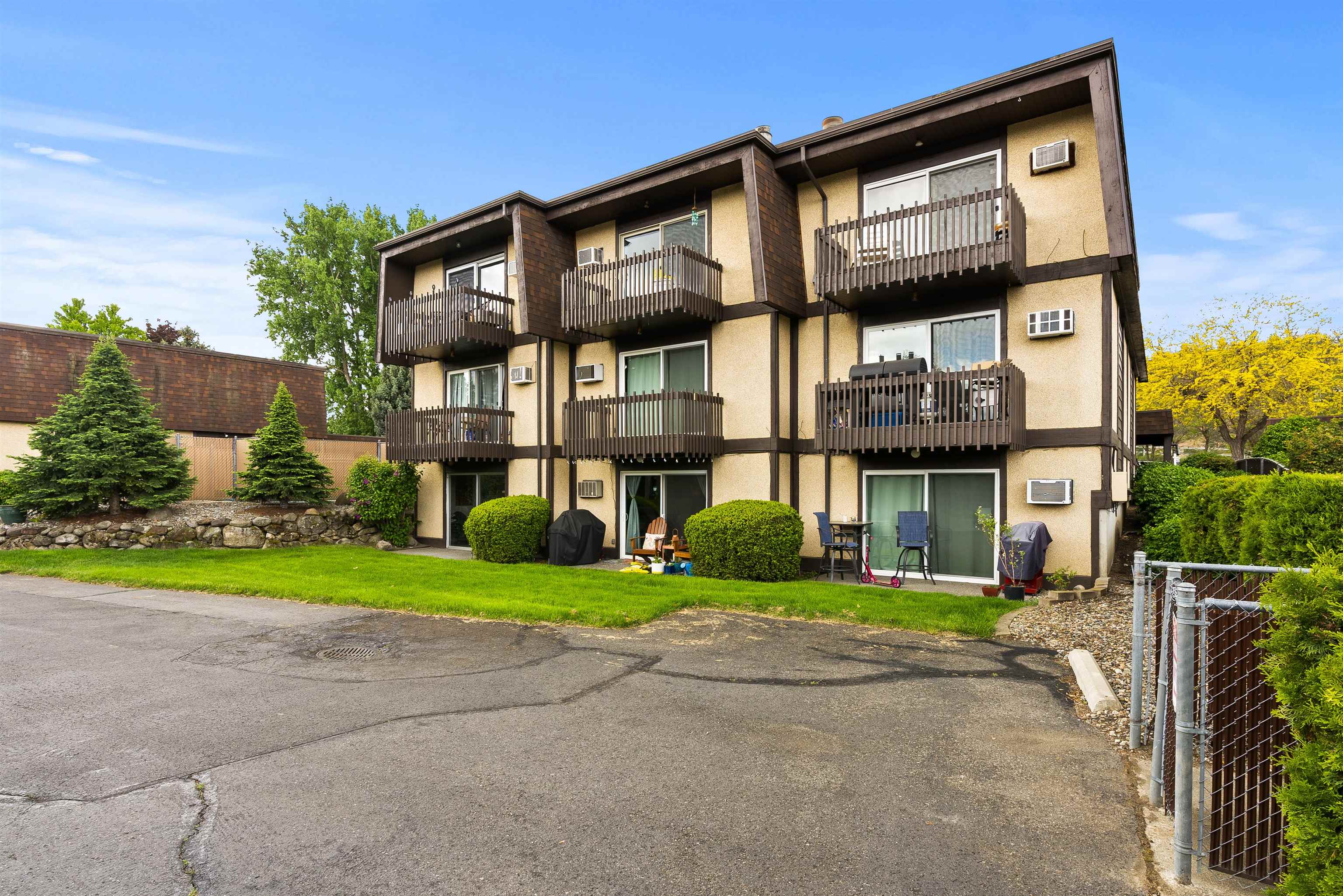 305 South Liberty Lake Road, Unit 8 Liberty Lake, WA 99019 - Photo 13 of 23