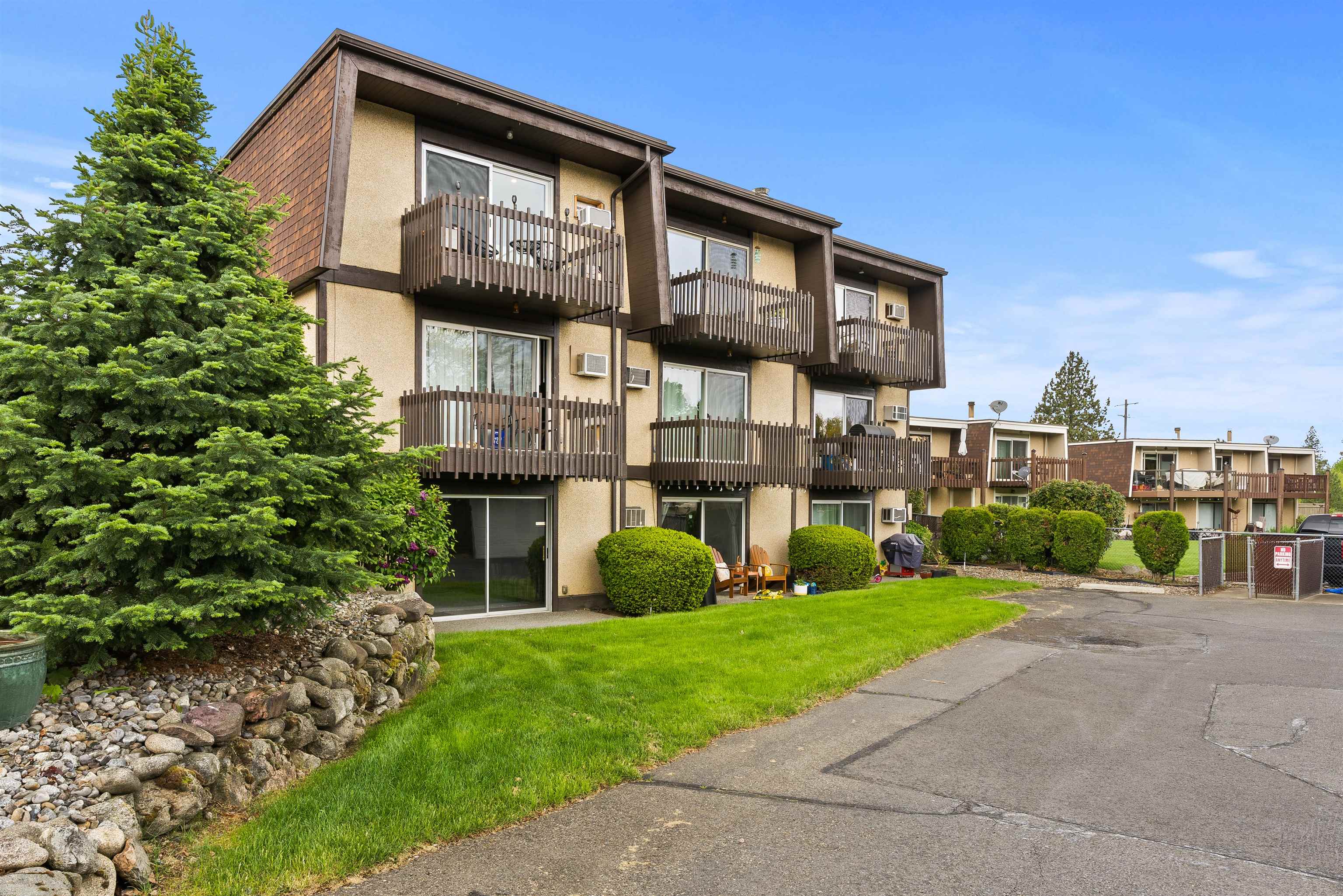 305 South Liberty Lake Road, Unit 8 Liberty Lake, WA 99019 - Photo 14 of 23