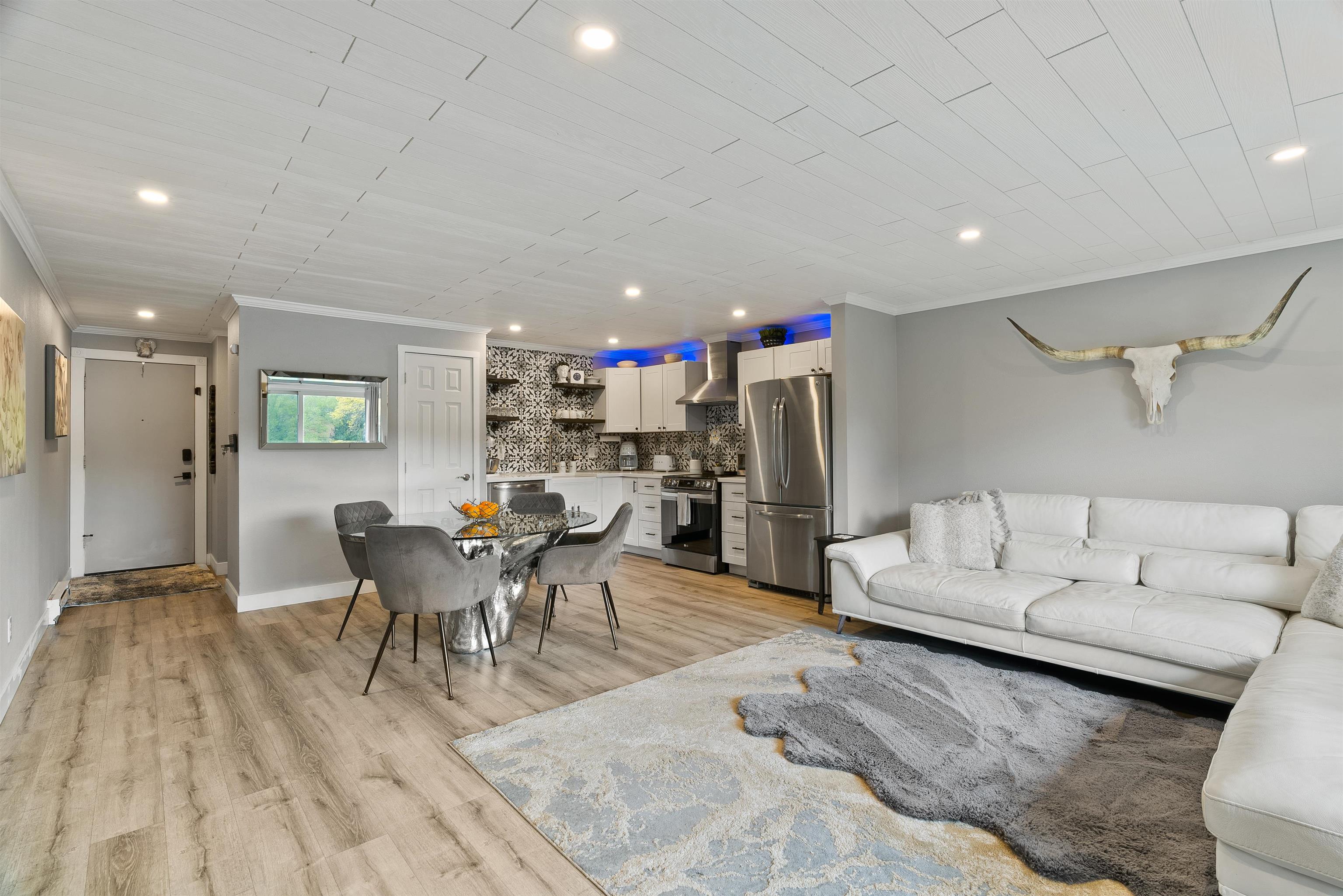 305 South Liberty Lake Road, Unit 8 Liberty Lake, WA 99019 - Photo 5 of 23