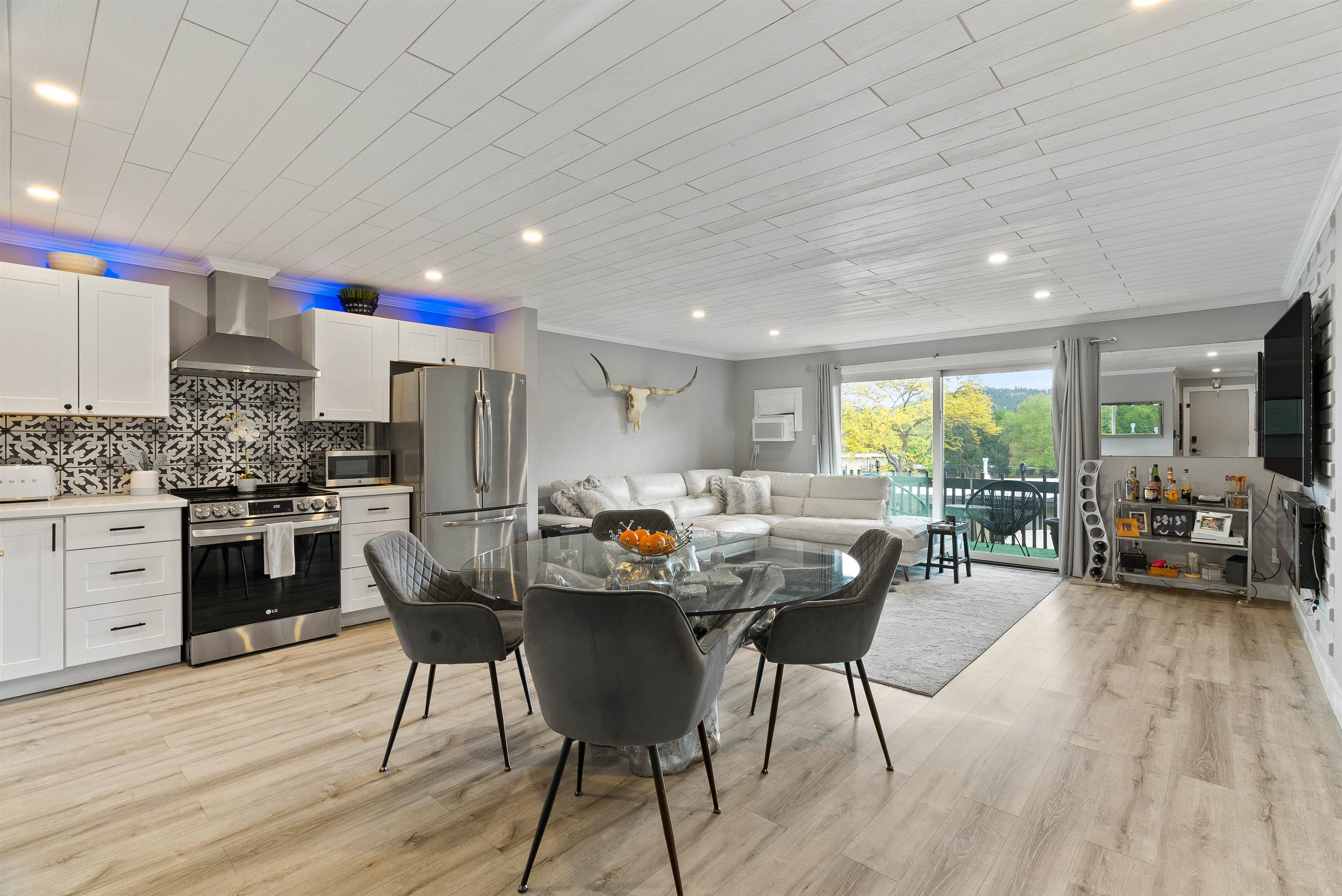 305 South Liberty Lake Road, Unit 8 Liberty Lake, WA 99019 - Photo 7 of 23