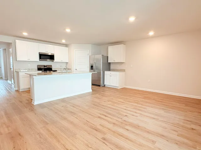 $3,000 | 1946 Tree Swallow Drive, Tallahassee, FL 32311