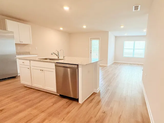 $3,000 | 1946 Tree Swallow Drive, Tallahassee, FL 32311