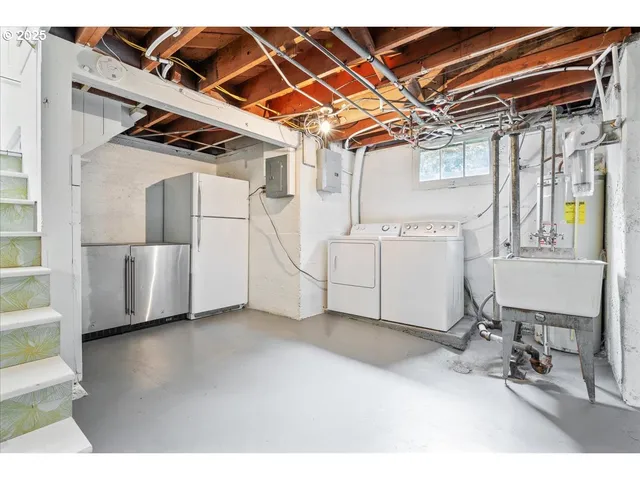 a view of a storage & utility room