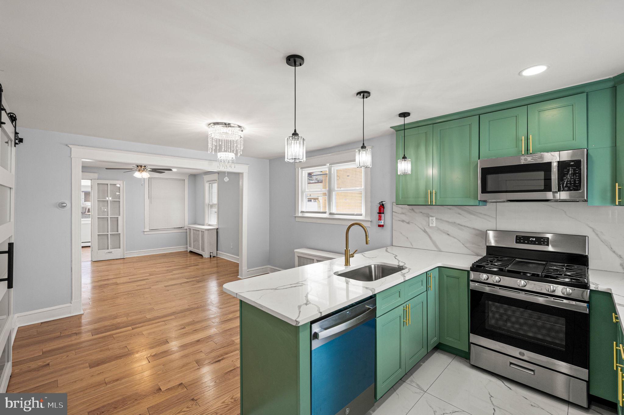 238 Heather Road Upper Darby, PA 19082 - Photo 11 of 30