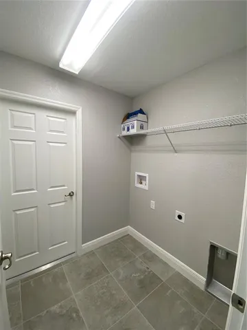 a view of a livingroom with an empty space