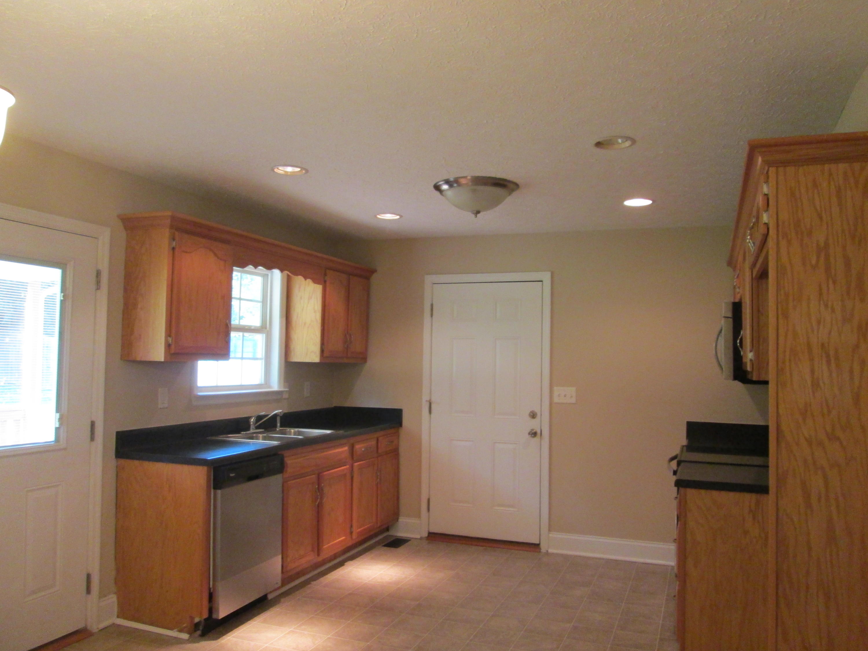 198 Holcomb Road Ringgold, GA 30736 - Photo 2 of 13 Kitchen