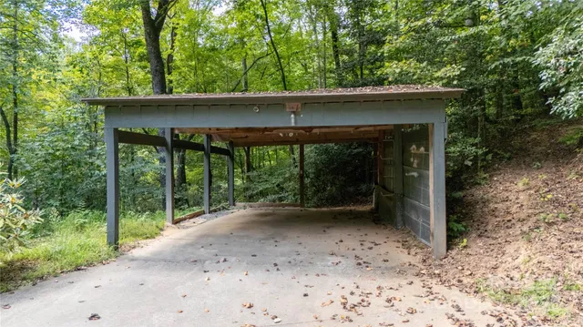 $429,000 | 2038 Toms Creek Road, Marion, NC 28752