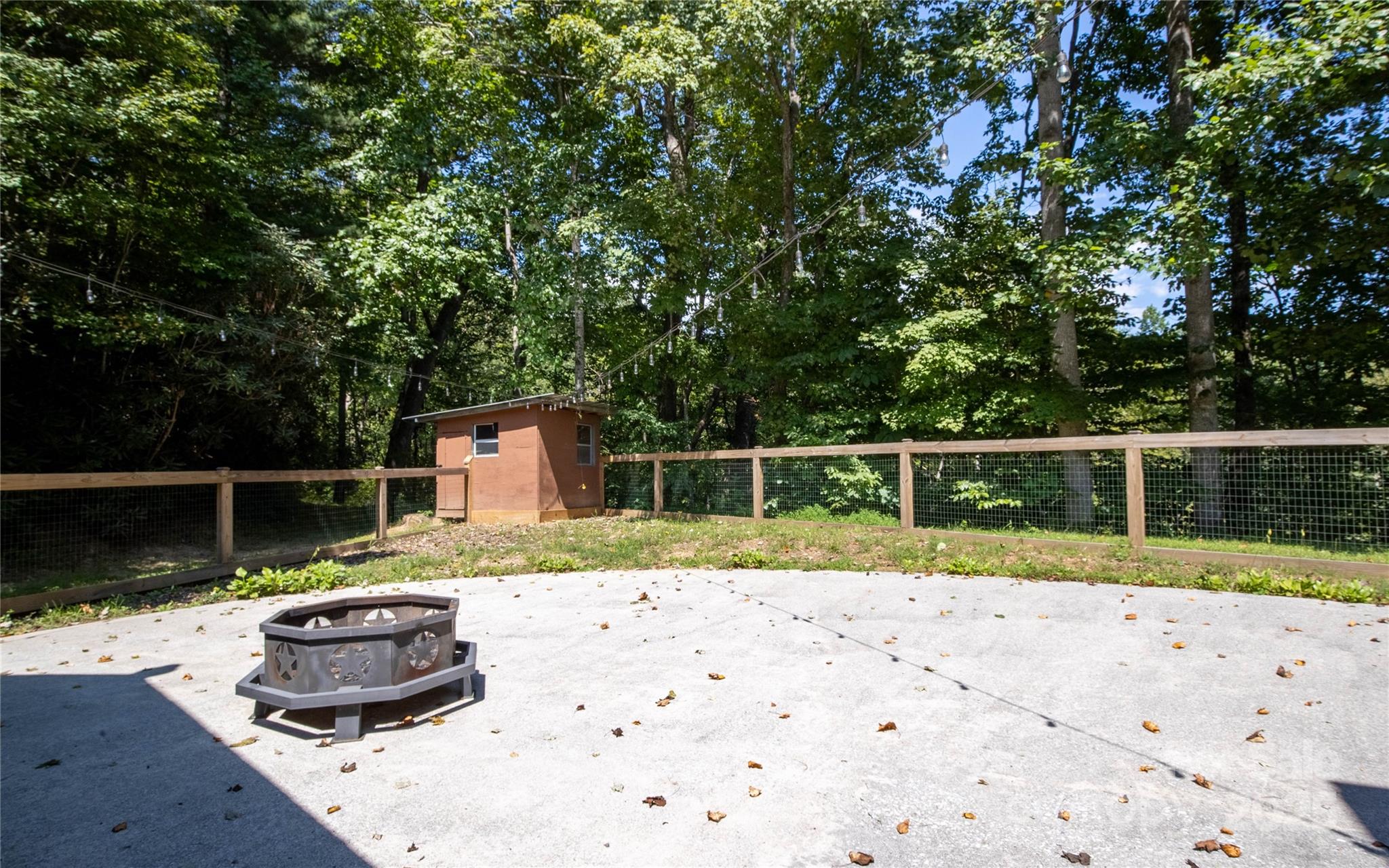 2038 Toms Creek Road Marion, NC 28752 - Photo 18 of 37