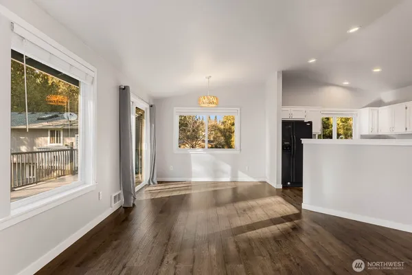 $2,750 | 3122 Glacier Lane, Camano Island, WA 98282