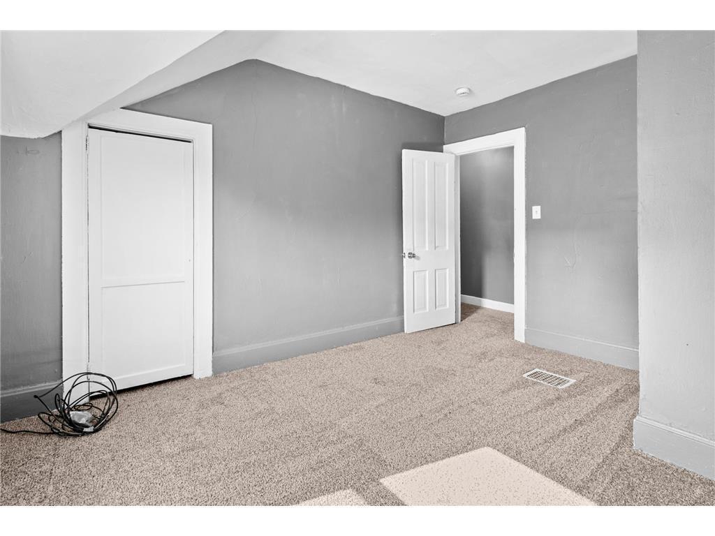 324 Van Buren Avenue St. Paul, MN 55103 - Photo 19 of 22