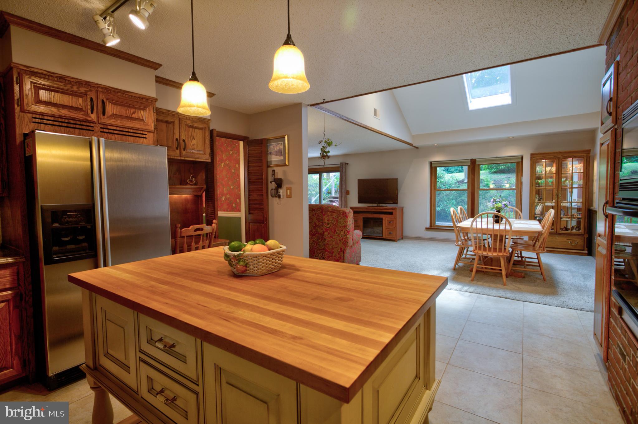 473 Mt Penn Road Reading, PA 19607 - Photo 23 of 53 From Kitchen Into Great Room/Skylight