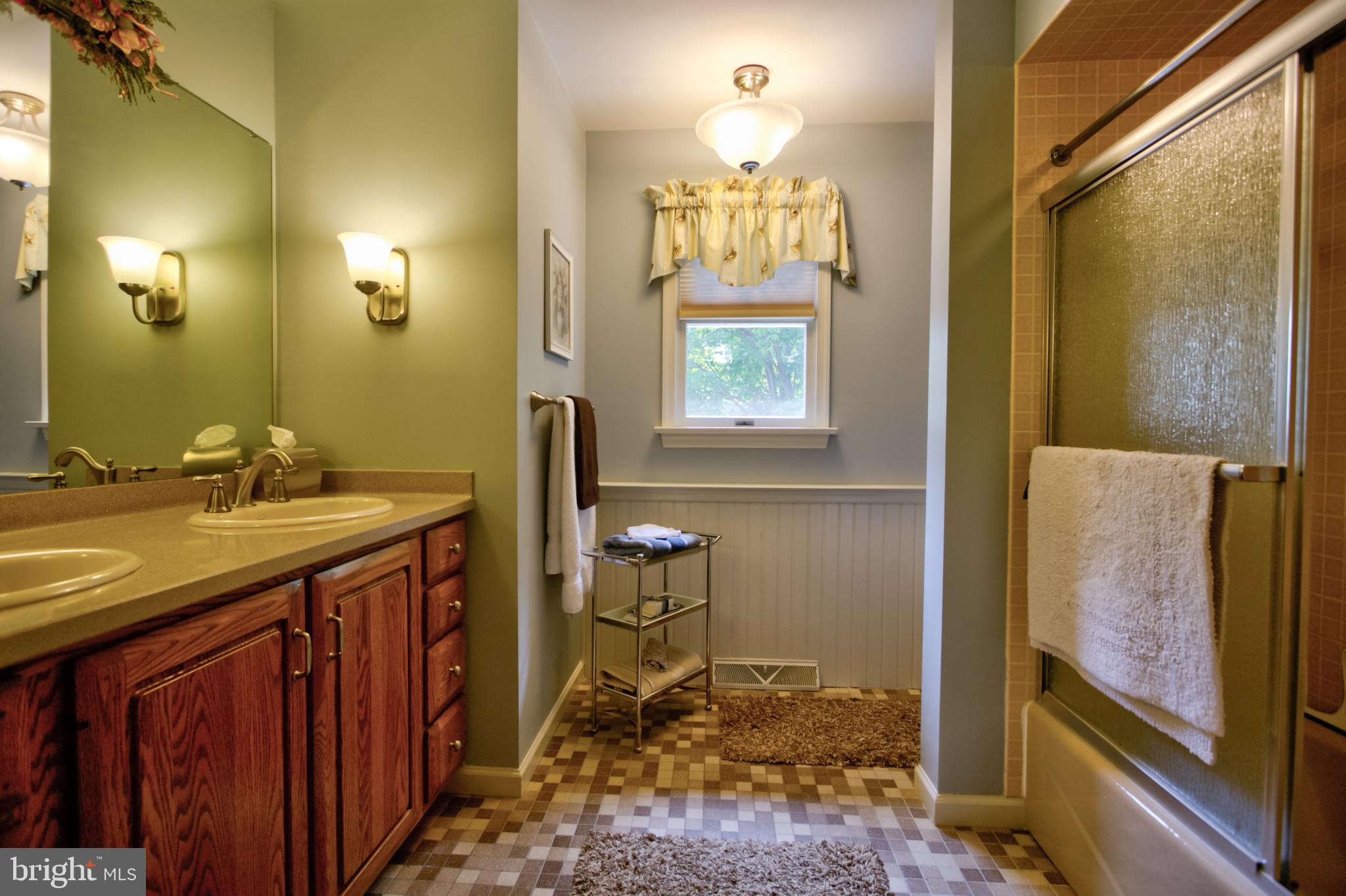 473 Mt Penn Road Reading, PA 19607 - Photo 43 of 53 Tiled/Double Vanity/Wainscoting