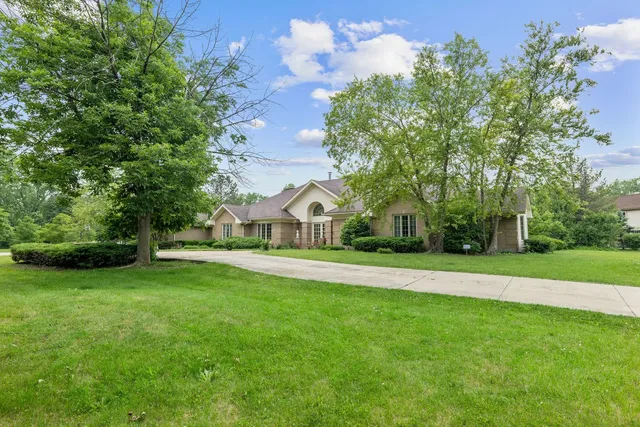 $10,000 | 1920 Wedgewood Drive, Lake Forest, IL 60045