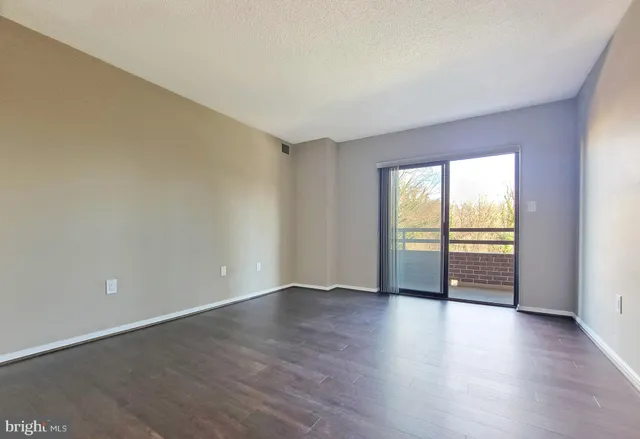 $674,900 | 2111 Wisconsin Avenue Northwest, Unit 109, Washington, DC 20007