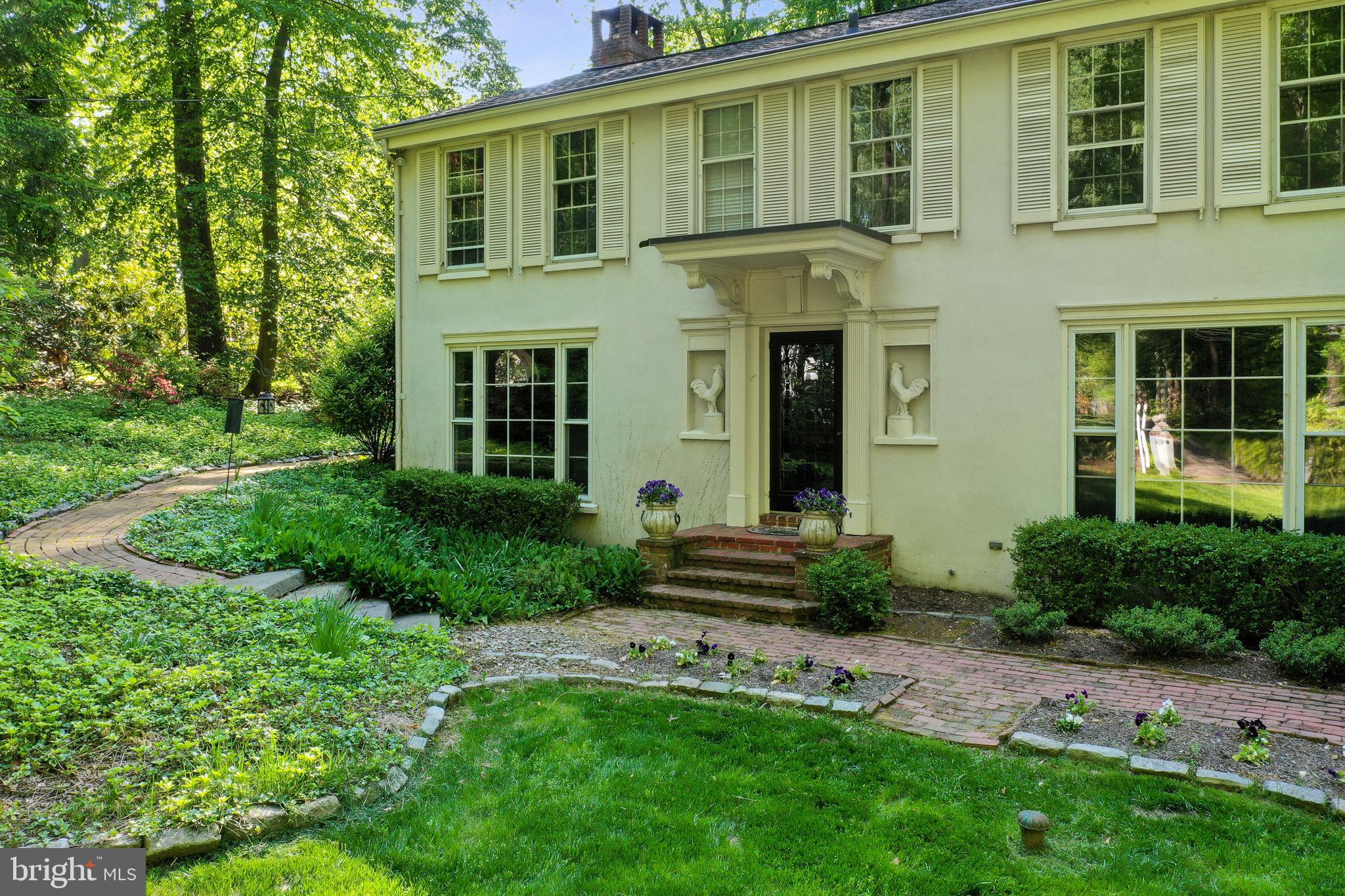 509 Oak Grove Lane Wayne, PA 19087 - Photo 2 of 40 Walks and Gardens