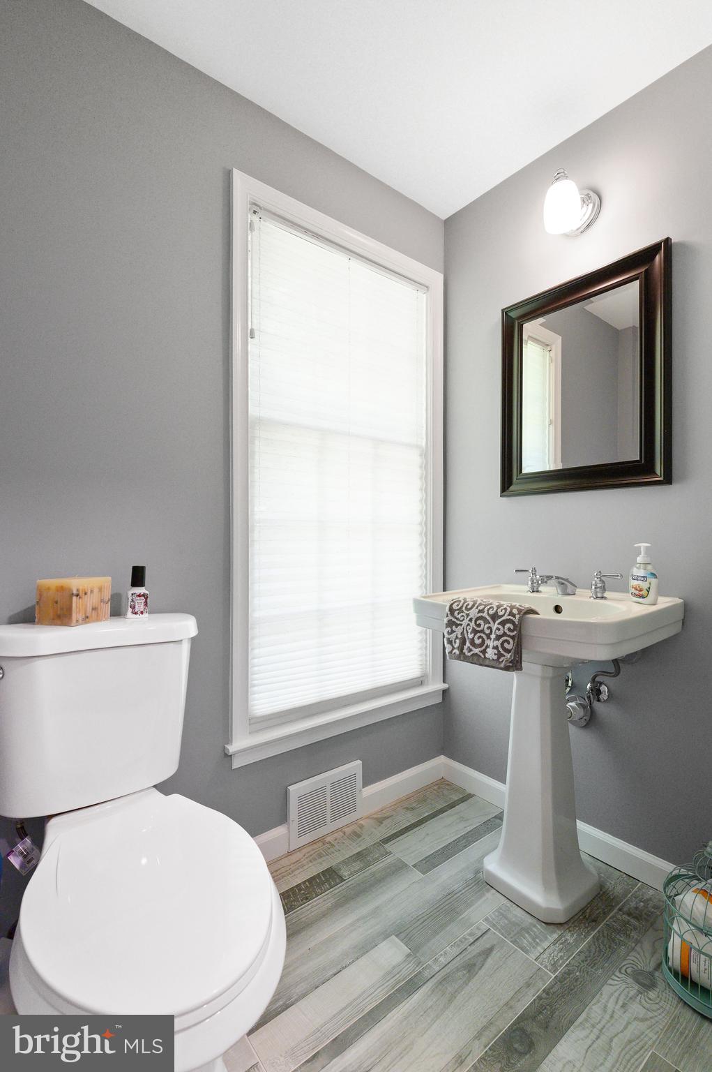 509 Oak Grove Lane Wayne, PA 19087 - Photo 25 of 40 Private Water Closet