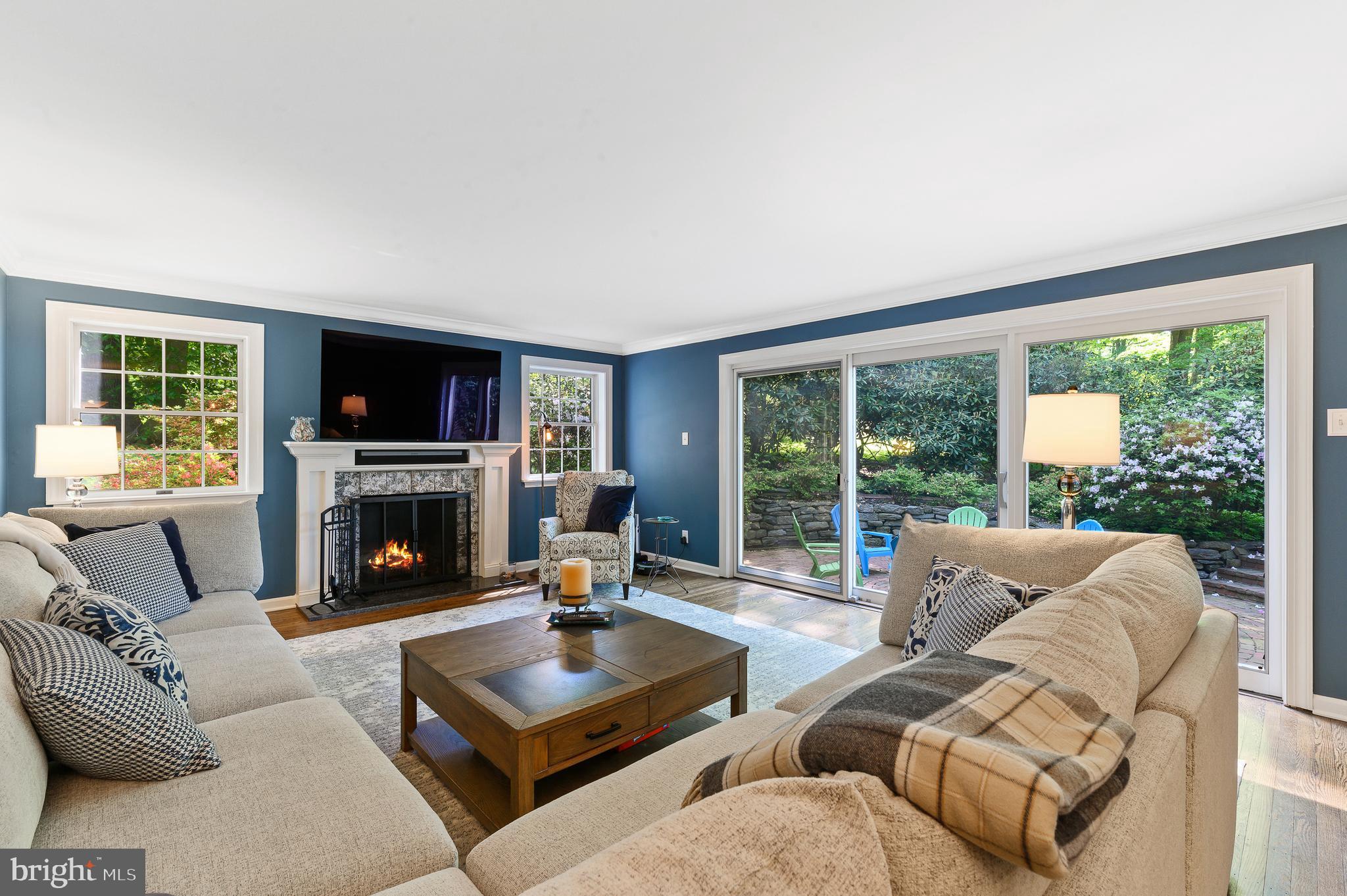 509 Oak Grove Lane Wayne, PA 19087 - Photo 5 of 40 Fabulous Great Room w Wood Burning Fireplace