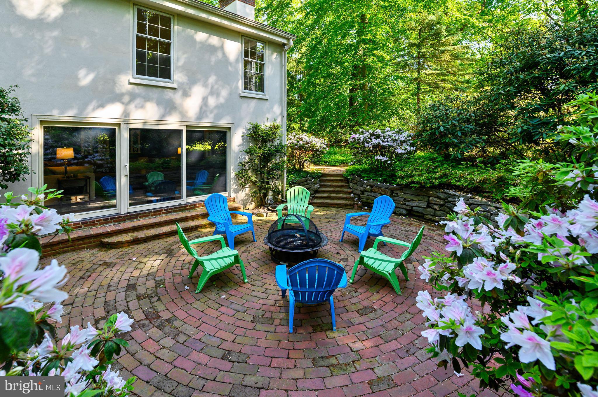 509 Oak Grove Lane Wayne, PA 19087 - Photo 8 of 40 Beautiful Garden Patio