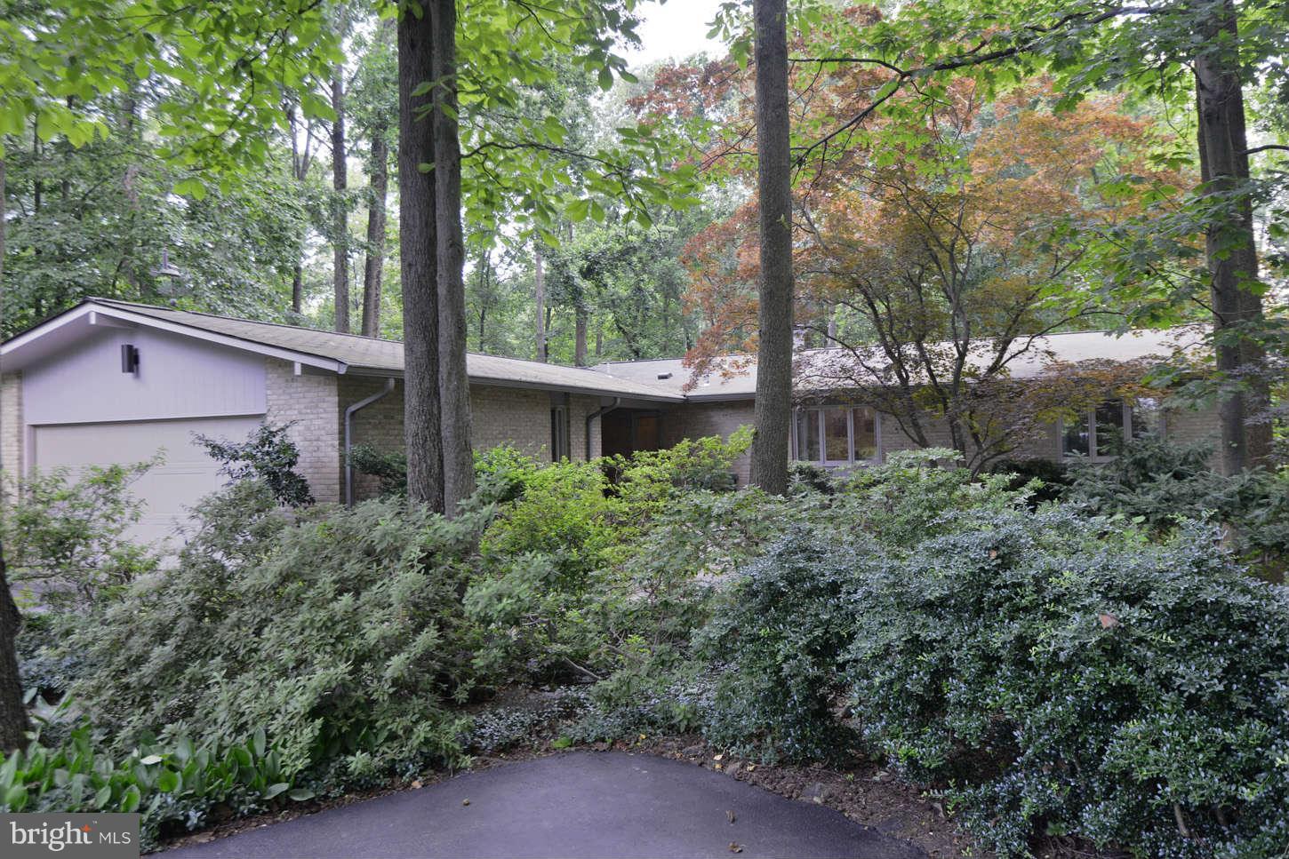 17935 Pond Road Ashton, MD 20861 - Photo 2 of 30 Exterior General