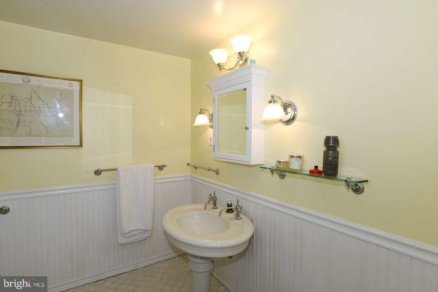 17935 Pond Road Ashton, MD 20861 - Photo 29 of 30 Bath