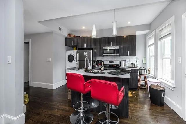 $3,600 | 112-118 Glen Street, Unit 116, Somerville, MA 02145