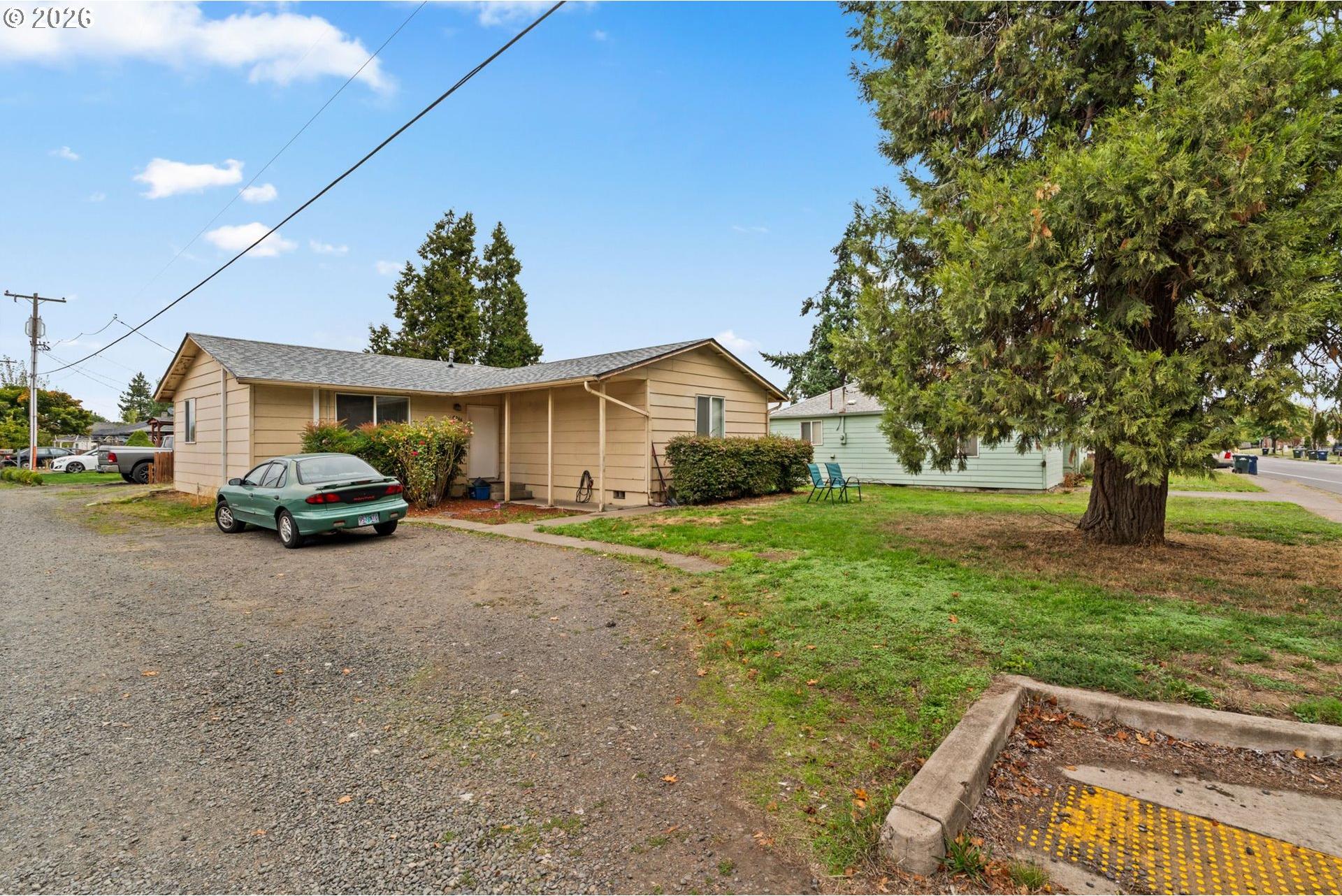 4266 Daisy Street Springfield, OR 97478 - Photo 2 of 7 Gallery Image 2