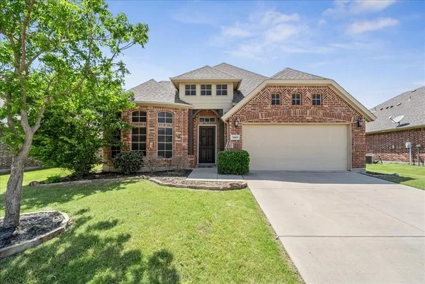 $379,900 | 5009 Spruce Street, Krum, TX 76249