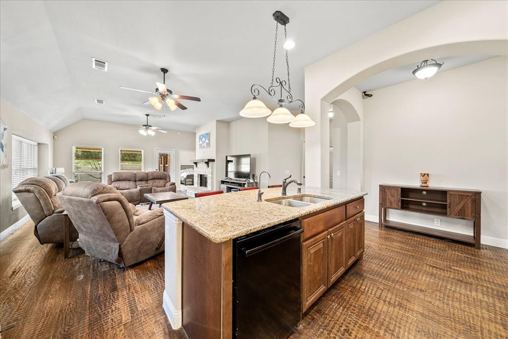 5009 Spruce Street Krum, TX 76249 - Photo 11 of 26