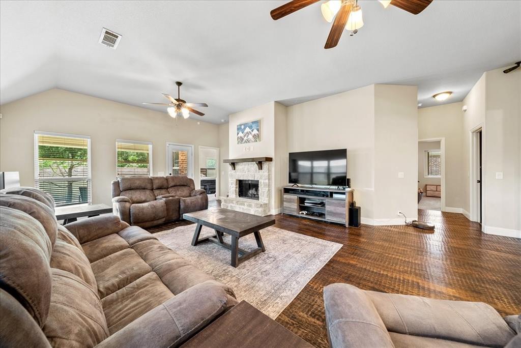 5009 Spruce Street Krum, TX 76249 - Photo 14 of 26